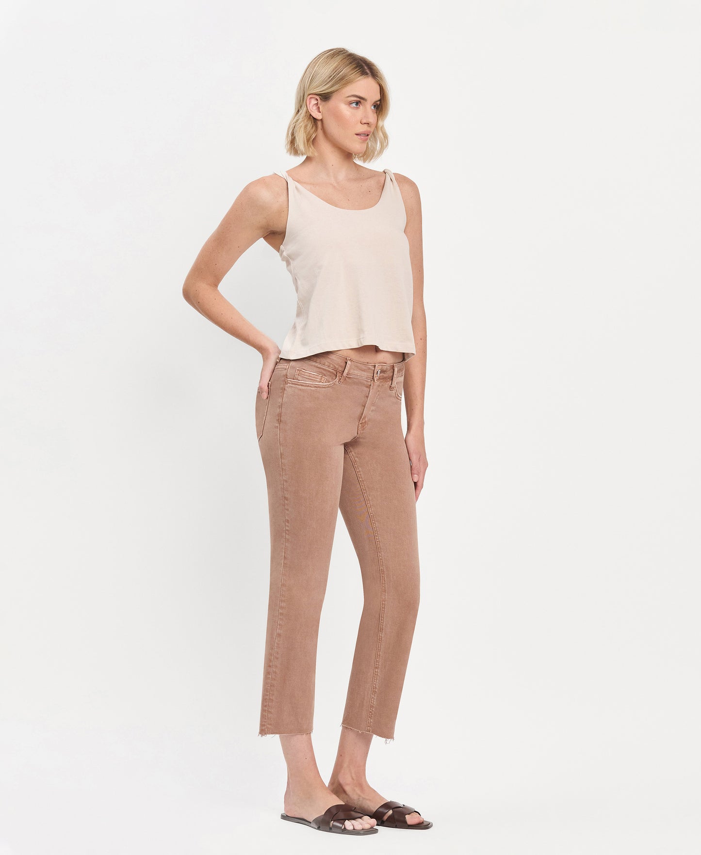 Leading - Mid Rise Straight Jeans