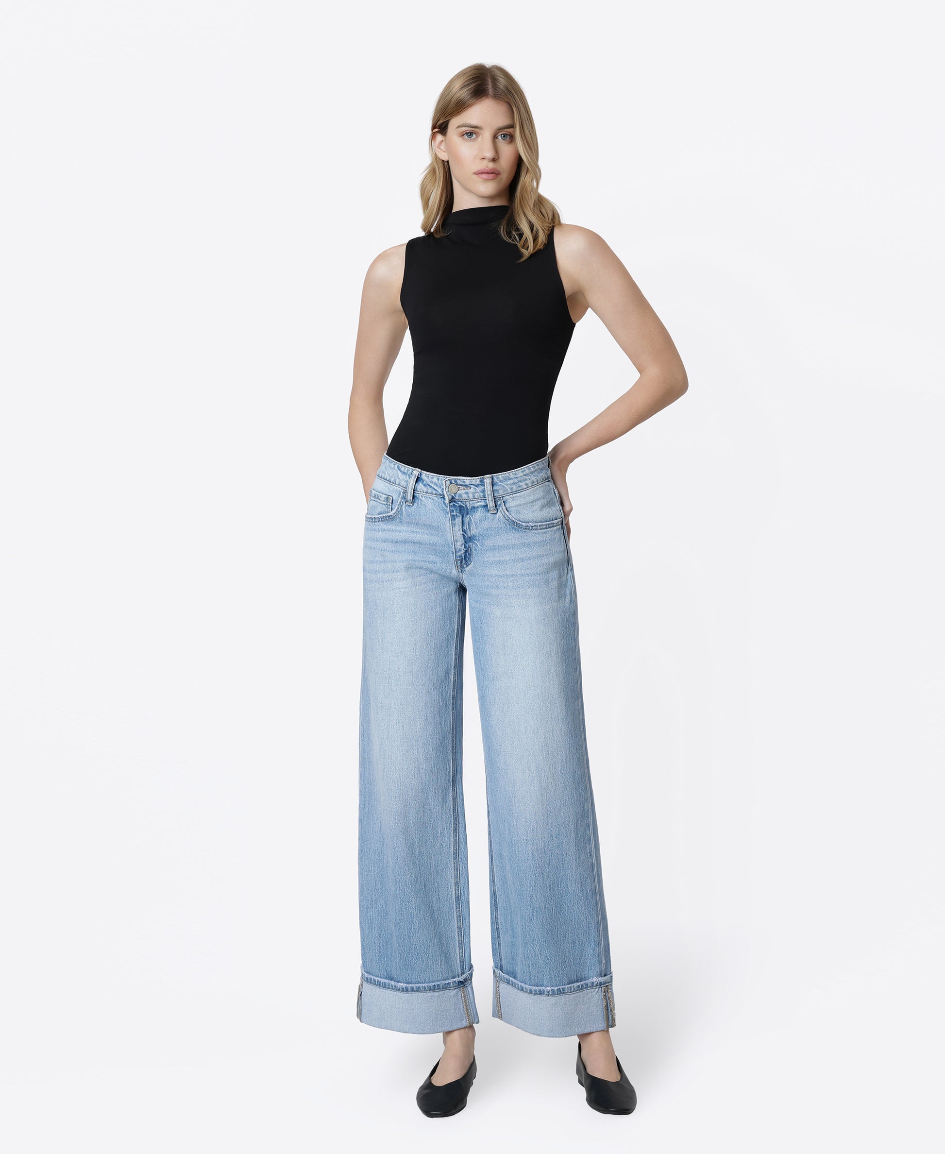 Front product images of  London - Low Rise Cuffed Baggy Wide Leg Jeans